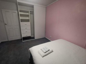 Quiet Room with off street parking in Hobart